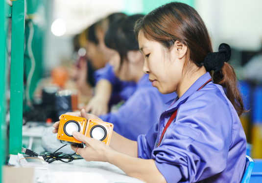 Low Labour Cost Injection molding machines are cost-efficient in the long run